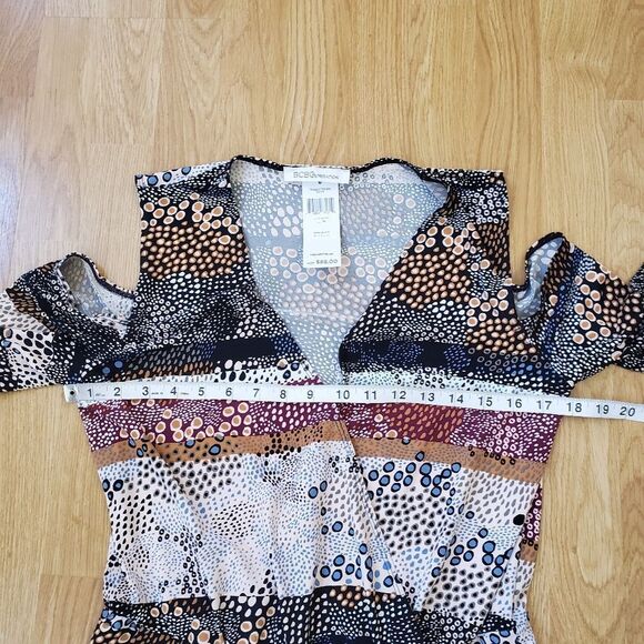 BCBGeneration Cold Shoulder Romper Sz Med - Picture 10 of 15